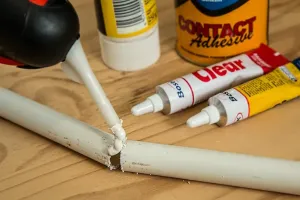 Skuteczne klejenie plastiku